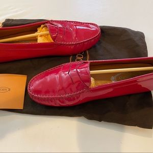 Tods Pink/Red Patent Leather Driving shoe Size 40